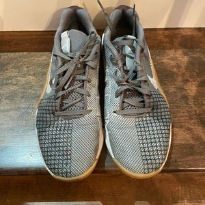 Men’s, size 8, Nike react cross trainer